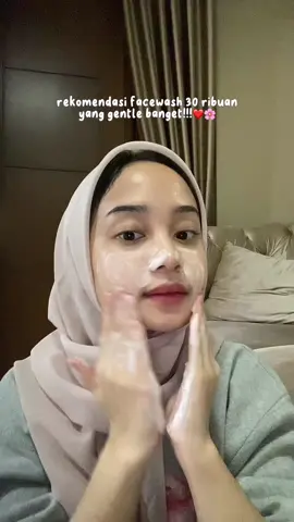 lagi sukaaa bgt pake facial wash ini bikin lembab dan ceraah muka kuu✨🥰 #gentlefacewash #facewashviral 