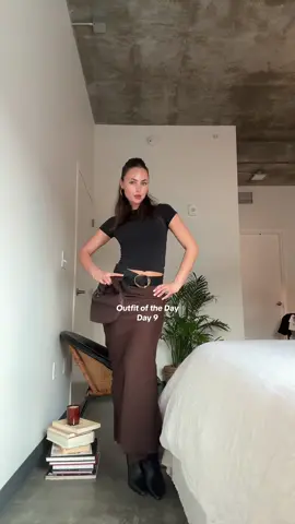 Black + Brown 🤎 #outfitoftheday #skirtoutfits 