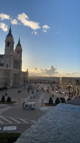 📍Catedral de la Almudema  #sunset #madrid #timelapse 
