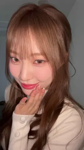 Muah!  😻💋  #위클리 #Weeekly #조아 #Zoa