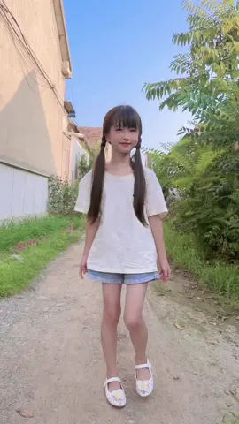 #小欣 #中国小美女 #可爱的中国女孩 #Girls #dancing #typ 