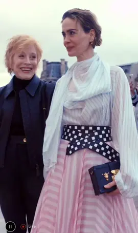The powerful duo, Sarah Paulson and Holland Taylor, arrives at the Louis Vuitton Women’s Fall/Winter 2024 Fashion Show at the Cour Carrée du Louvre in Paris. 🇫🇷 The outfits of the two ladies are a real eye-catcher, especially Holland blows everyone away with her noble black suit and the matching leather jacket, just RAVISHING - and we do not even have to start talking about her charisma, because then I will not be able to finish writing!!! 🤩 #hollandtaylor #hollandtayloredits #sarahpaulson #sarahpaulsonedit #LoveIsLove #womenpower #inspiringwomen #Pride #lgbt #fyp #foryoupage #lesbiancouplegoals #fy #viral #lvfw24 #louisvuitton #fashionweek #paris #fashion 