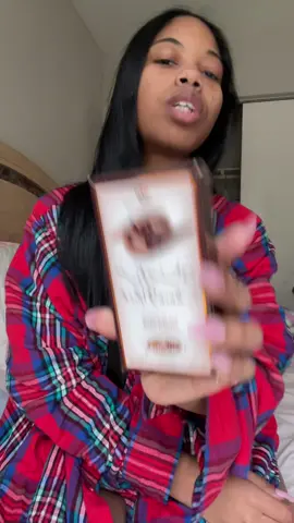 this perfume smells like fall/winter. its almost like a s’more scent. #fyp #foryou #foryoupage #chocomuskperfume #perfumetiktok #perfume #scents #candyscented #plussizefashion #fashion 