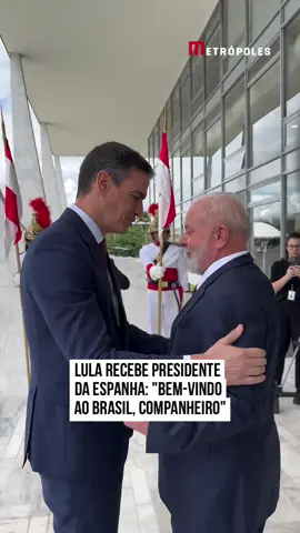 O presidente #Lula compartilhou em suas redes sociais o encontro com o mandatário da #Espanha, Pedro Sánchez, no Palácio do #Planalto. 