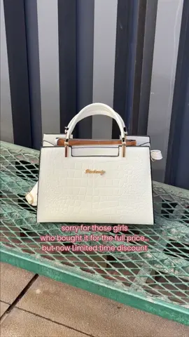 I like this white #cutebag #handlebag #handbag #bag #fyp 
