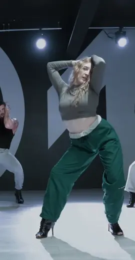 Silly 🎅🏼 DC: Matthew Cuff #fyp #fypシ #dance #heels #professionaldancer #toronto #studionorthtoronto #choreography #heelsdance #heelsdanceclass #tlc #xyzabc #xy 