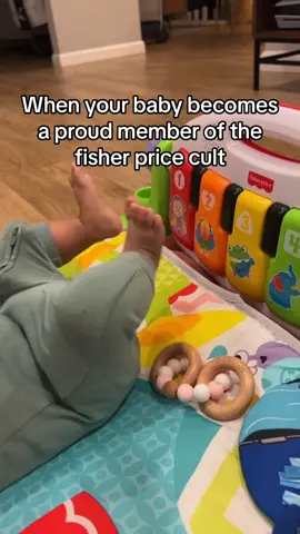 So basically the keyboard was my uterus my entire pregancy 💀  We are obsessed with this toy. This is the only way i can eat breakfast in peace 😆 have you joined the kick and play mafia yet?  #fisherprice #kickandplaypiano #babyfeet #playtime #babytok #momtok #fyp #babyfyp 