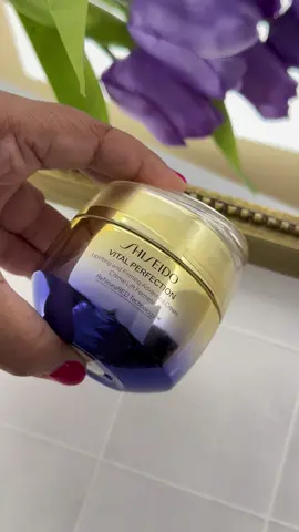 Introducing 𝑵𝑬𝑾 𝑺𝑯𝑰𝑺𝑬𝑰𝑫𝑶 𝑽𝒊𝒕𝒂𝒍 𝑷𝒆𝒓𝒇𝒆𝒄𝒕𝒊𝒐𝒏 𝑼𝒑𝒍𝒊𝒇𝒕𝒊𝒏𝒈 & 𝑭𝒊𝒓𝒎𝒊𝒏𝒈 𝑨𝒅𝒗𝒂𝒏𝒄𝒆𝒅 𝑪𝒓𝒆𝒂𝒎!! #giftedbyshiseido  @SHISEIDO  ༄ Shiseido skincare is always prestige, high quality, highly effective, delivers on promises… and this time its no different.  It is outstanding at firming and uplifting my skin. It greatly improves my skin elasticity. It really helped reduce the appearance of my fine lines. This cream benefited my skin another way also. It helped reduce my skin’s dark spots, hyperpigmentation spots and I noticed it helped even out my skin tone. My skin was beautiful brightened and glowing with its consistent use. Finally, it intensely moisturized my skin. ༄ This anti-aging cream has a mild perfume like scent, nothing overwhelming. It has some amazing anti-aging ingredients, such as, SafflowerRED from Japan, Ginseng Root Extract.  ༄ https://app.im.skeepers.io/c/hjot3/r/hbu55 #shiseido #shiseidoskincare #ginzatokyo #jbeauty #japanesebeauty #antiaging #antiagingskincare #antiagingskincareproducts #wrinklesbegone #glowyskincare #hyperpigmentationsolution #plumpskin #skinfirming @Skeepers #skeepersfamily