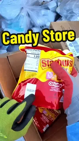 Dumpster diving at the candy store and they tossed out cases of candy 🍬  What would you do ??  #dumpsterdiveking #dumpsterdiving #candy #chocolate #food 