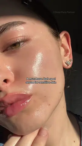 #ad I love to see a serum that brightens my dark spots while also being suitable for sensitive skin! Using the @loréal paris usa Bright Reveal Niacinamide Serum  #skincare #darkspots #niacinamide #lorealbrightreveal #skincaretips 