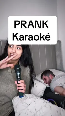Sa réaction est épique !!!!       Abonne-toi😂😂😂#p#prank#drole#humor#challengec#couple#couplegoalsC#CapCut