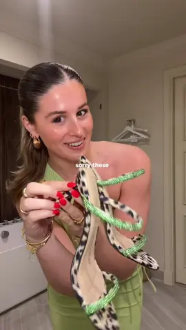 cosmo and wanda in the building😮‍💨💖💚  @Oh Polly   #grwm #getdressedwithme