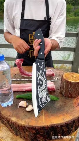 Black Dragon Knife Japanese Titanium Steel Version kitchen knife butcher knife mongolian knife #knife #satos #satosdragonpremiumbladeknife #blackdragonknife#dragonpremiumbladeknife #knifeset #kitchenknife #kitchenknifeset #chefknife #japanknife #kitchenknifesethighquality 