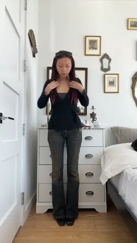 so comfortable yet elegant 🤍 #fypシ #foryoupage #outfitinspo #styleinspo #fashioninspo #vintagefashion #balletcore #nyc 