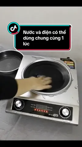 Chiếc bếp điện này nói cho các bạn biết nước và điện có thể dùng chung được với nhau #beptu #beptuchinhhang #beptucongnghiep #giadungcookkoo #bepdientucongsuatcao 