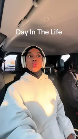 Spend a day in the life with your favorite 21 year old 6 figure airbnb host ❤️ comment “start” if you are ready to get your first property! #fy #airbnb #passiveincome #money 