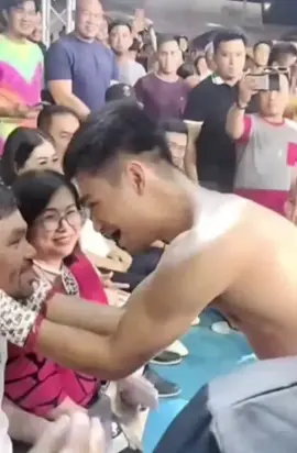 eman bacosa anak ni Manny pacquiao,kuhang kuha ang galawan sa boxing.