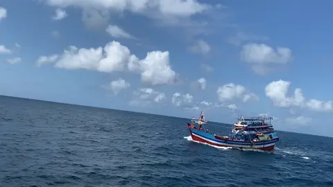 Pelan pelan pak sopir 🌊🌊 #lauttimur🌅シ #pelautindonesia🇲🇨⚓ #pelautjuwana 