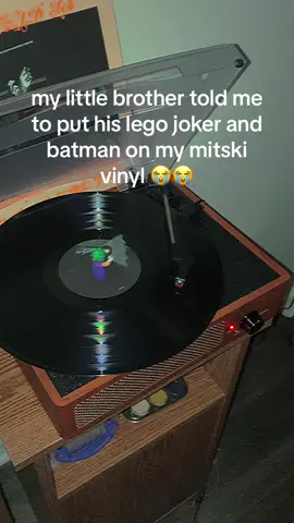 he unironically ships batjokes its so funny #xingqiusbestiee #fyp #foryou #lgbt #lgbtq #flopera #boost #viral #trending #joker #batman #batjokes #silly #sillybilly 