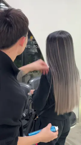 Nhuộm phục hồi B3 bond builder tăng độ khoẻ bền màu giảm tình trạng gẫy rụng đáng kể 🤩 #alinhung #alinhairstudio #thaydoi #balayage #nhuộm 