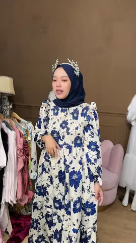 Baju kerut dada cream navy 😍 #ramadanekstraseru #lebaran2024 #smokedress #nagisshop #nadagisella #fyp #viralditiktok #belanjaditiktok #Ramadan2024 