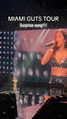 My heart is SO HAPPY #oliviarodrigo #gutsoliviarodrigo #gutstour #hungergames 