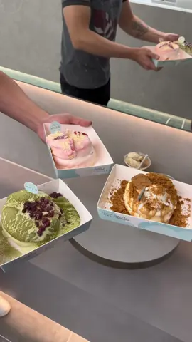 No wonder they’re crowd’s fave! ☁️🥵 they do the fluffiest and freshest pancakes with abundance of flavour choices  There’s always something for everyone here! 📍Fresh Air Pancakes, Elizabeth St #soufflepancake #kawaiifood #kawaii #jigglycake #souffle #melbournedesserts #melbournefoodie #melbournecakes 