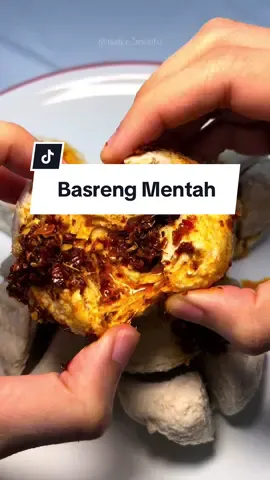 Nyobain Basreng Mentah yang viral, beneran enak ga? . . #eating #mukbang #basrengmentah #eatingshow #reviewmakanan #makananpedas #cemilan #fyp #fypシ 