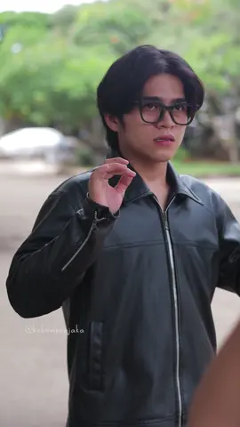 Kobem belajar ngebegal orang??? (PART 2) #SerialTikTok #TikTokTainment #TikTokSeries #TikTokSeriesFuture #drama #kobemprajaka #suneedaycreative #dramatiktok #viraltiktok #kehidupan #orang #magang #kerja #begal #kantor #bos #security 