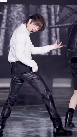ここ、好きでしょう？レザパンは別格❤️‍🔥❤️‍🔥❤️‍🔥 #beomgyu #범규  #ボムギュ #txt #moa #tomorrow_x_together #투모로우바이투게더@TOMORROW X TOGETHER 
