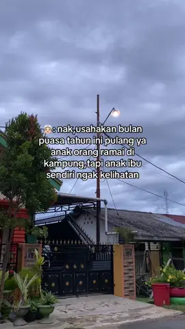 Semangat untuk anak rantau😇#fypシ #lewatberanda #ceritaanakrantau #storywhatsapp #anakrantau #ramadhantiba 