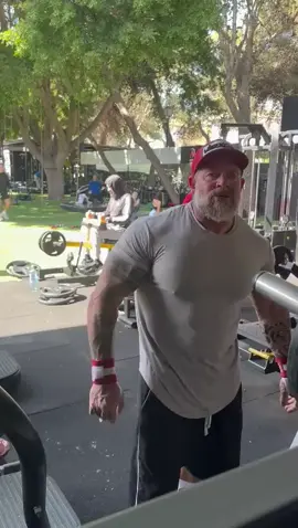 Ejercicio hombro  #personaltrainer #legend #bodybuilding #realclubpadelmarbella #motivation #Gym #Fitness #dieta #nutrition #creatina #creapure #isowhey #whey 