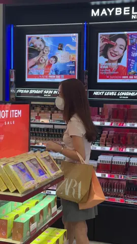 គូរស្នេហ៏ Skincare & Cosmetics 🥺💖  ឃេីញមិនបាន អួសគ្នាចូលហ្មង អត់មានជួយឃាត់គ្នាទេគឺថាទៅទាំងព្រម 😭🙏🏼  #fyp #foryoupage  #purerandaera #pureraskincare #ailinmakeup #ailinandreaksmey 