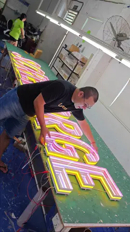 Do you know what is the new and popular signage technology at China？ #signagedesign  #signage  #ledneon  #ledlight  #signature  #lightbox   #ledsign  #neonlight  #diyideas  #signshop  #signmaking  #lamplight  #lampmanufacturer   #ledlightstrip  #logodesign   #signageinstall  #signagemarking   #signagedesign  #LED  #fyp  #Technology  #renovation  #company #shop #sourcefactory 