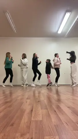 gotta kiss myself im so pretty💋💋 #evolutiondance #newdance 