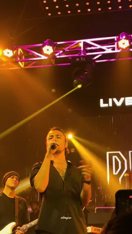 Baru kusadari, cintaku diambil temen sendiri~ *eh 😂 #marcellotahitoe #dewa19 #dewa19ftello #baladewa #pupus #dewa19pupus #konserdewa19 #fyp #fypシ 