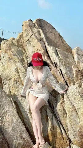 Ngày này năm ấy có một cô gái đã từng rất hạnh phúc , nhưng giờ thì chẳng còn gì ngoài kỉ niệm..  #CapCut #sea #bikini#taodangchuphinh #phanthiet #xuhuong 