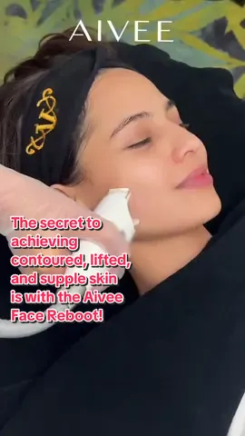 The secret to achieving contoured, lifted, and supple skin is with the #AiveeFaceReboot! ★ Definitely a new favorite of @Jasmine Curtis-Smith ♥️ #theaiveeclinic #aiveeday #aiveetreatments #aiveefavorites #aiveefacereboot #jasminecurtissmith 