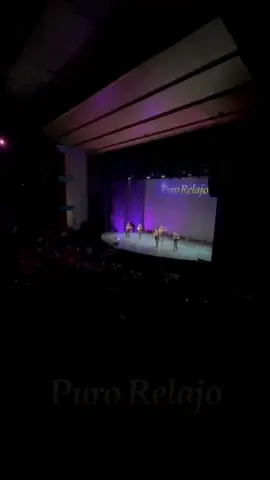 💥 Momento muy emocionante del concierto de ayer en Santander con la canción que es un himno 'La fuente de cacho' Un ambiente buenísimo y encantadísimos con el público cántabro, ayer en su inmensa mayoría mujeres, que fueron las invitadas a la Gala del Día Internacional de la Mujer 2024 y de verdad que fue un gustazo!!! Muchísimas gracias!!! 🥰🥰🥰 @dgigualdadymujer  @pfcantabria @cantabria_y_turismo  @cantabriaevent  #cantabria  #santander  #palaciodefestivales  #diadelamujer  #purorelajo 