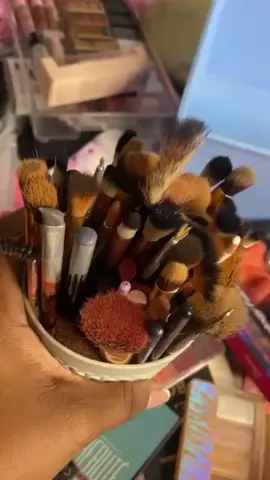 Y tu limpias tus brochas ?  #limpiezademaquillaje #makeuptips #fyp #maquillaje #parati #cleanbeauty #cleaneating #belleza 