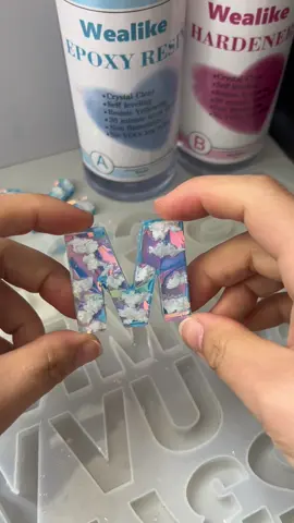 Be careful when using torch ,it may destroy your silicone mould#epoxyresin #resintipsforbeginners #epoxidharz #epoxidanfänger #resinletters #resinart 