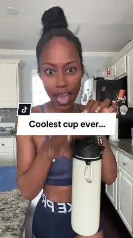 Omg she was not lying the cup, does so much! Are we just obsessed with this cup as I am? Set is from @Nik@Niket#getstyledbygabs#fashiontiktoks#fashioncommentarym#tumblerd#hydragear