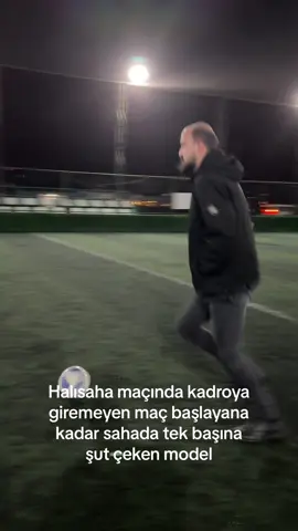 Sahanın dışında herkese laf atar 😂