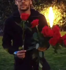 Neymar handing out roses 😂 #neymar #neymarjr #fyp #viral 