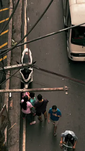 B A T A N G   B A T A   . . . #manilaencounters #manila #cinematic #cinematography #maynila #pinas #pilipinas #pinoy #pinay #ofw #ofwlife #manilaphilippines #lrt #photography #commuterlife #commuters #commuter 