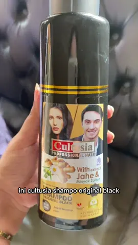 Cultusia Coloring Shampoo Original Black With Ekstrak Jahe & Minyak Zaitun | Shampo Untuk Menghilangkan Uban Dalam 10 Menit. #cultusia #cultusiashampouban #uban #penutupuban #noubannobeban 