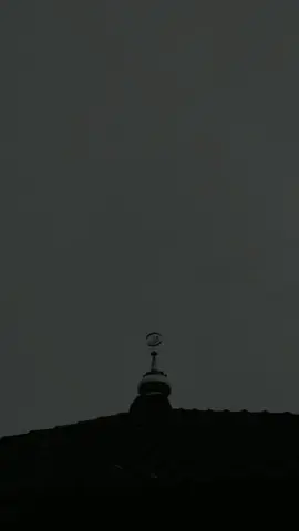 Semua hanya tentang waktu, tunggulah dan tetap berdo'a, jangan berubah, apalagi menyerah.  #reminder #yarobbanatarofna #habibmuhammadbinaqilalatthos 