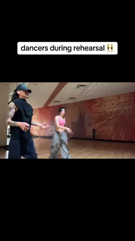 dancers during rehersal👯