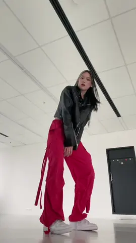 ผูกเชือกรองเท้าก่อนพี่ #AimBRIQ #aim_pipat #fyp #08 #hitmeup 