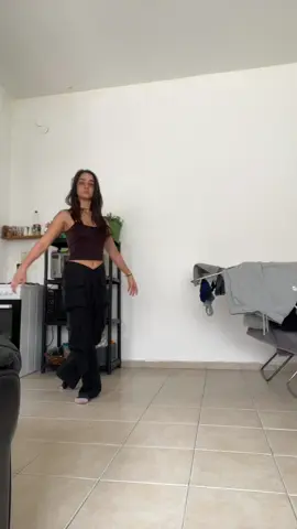 לשיר הזה יש שני מודים (סגנון אחד עשיתי 7 שנים סגנון אחר למדתי מהטיקטוק נחשו מי זה מי)